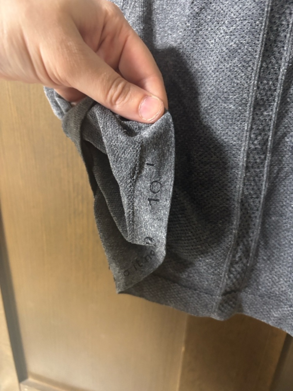 Lululemon Athletica Swiftly Tech Heathered Gray Short-Sleeve Flawed Tee Size 10 - Picture 2 of 5